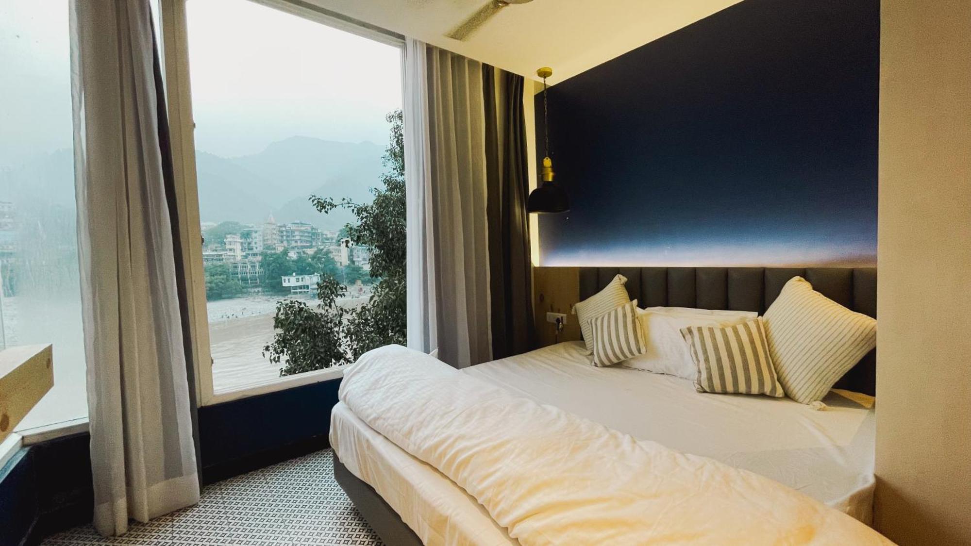 Joey'S By The Ganges Hostel Rishikesh Exterior photo