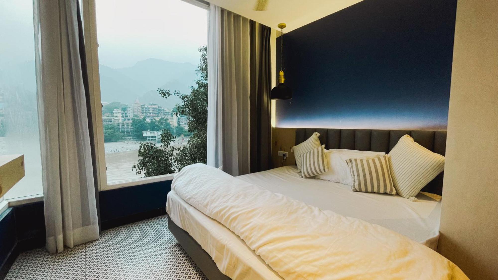 Joey'S By The Ganges Hostel Rishikesh Exterior photo