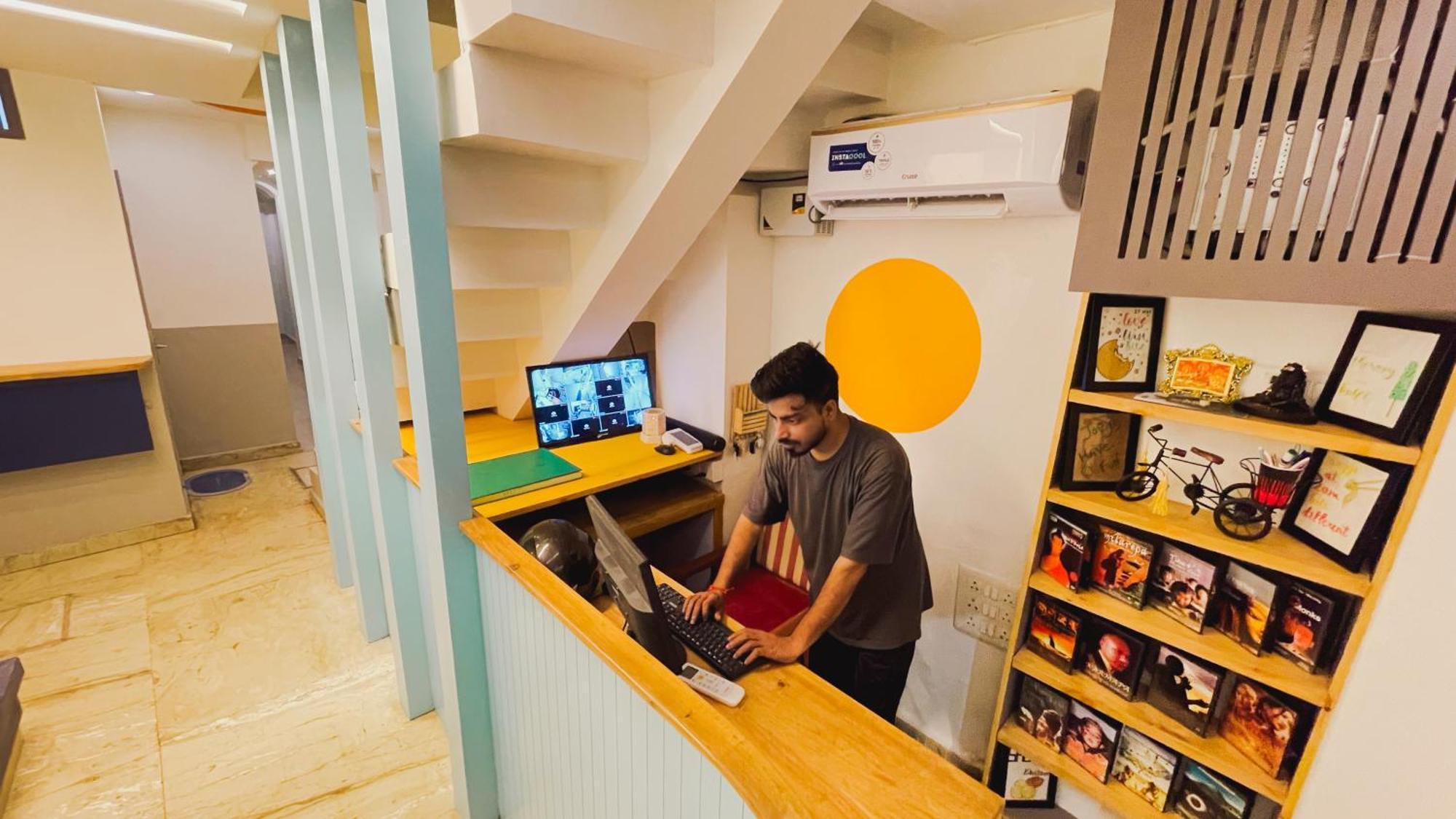 Joey'S By The Ganges Hostel Rishikesh Exterior photo