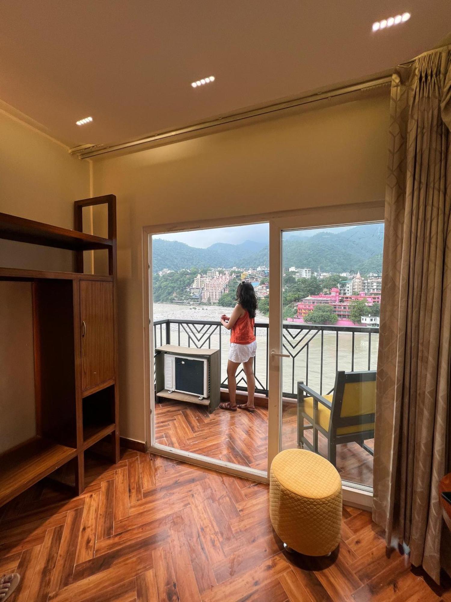 Joey'S By The Ganges Hostel Rishikesh Exterior photo