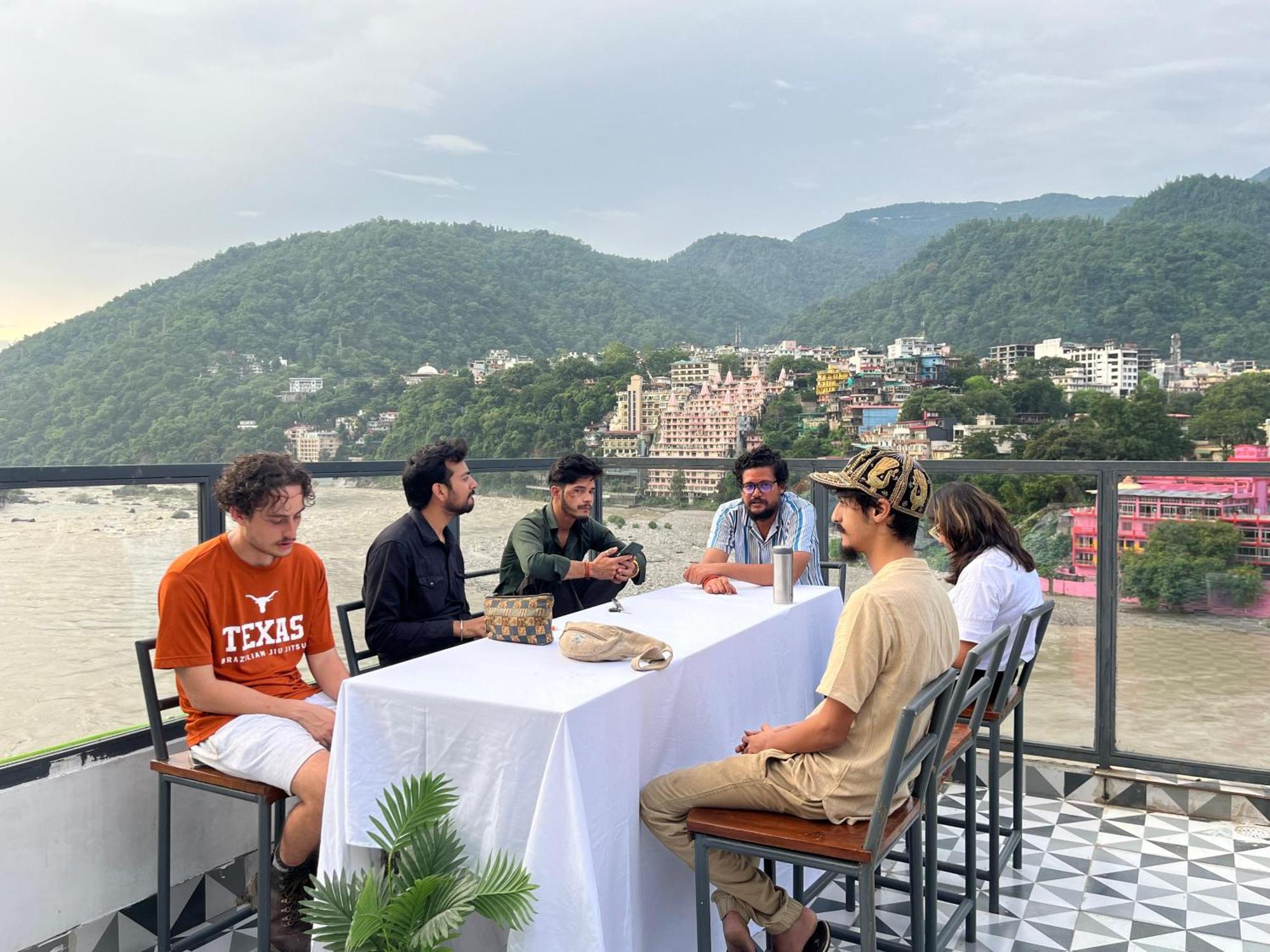 Joey'S By The Ganges Hostel Rishikesh Exterior photo