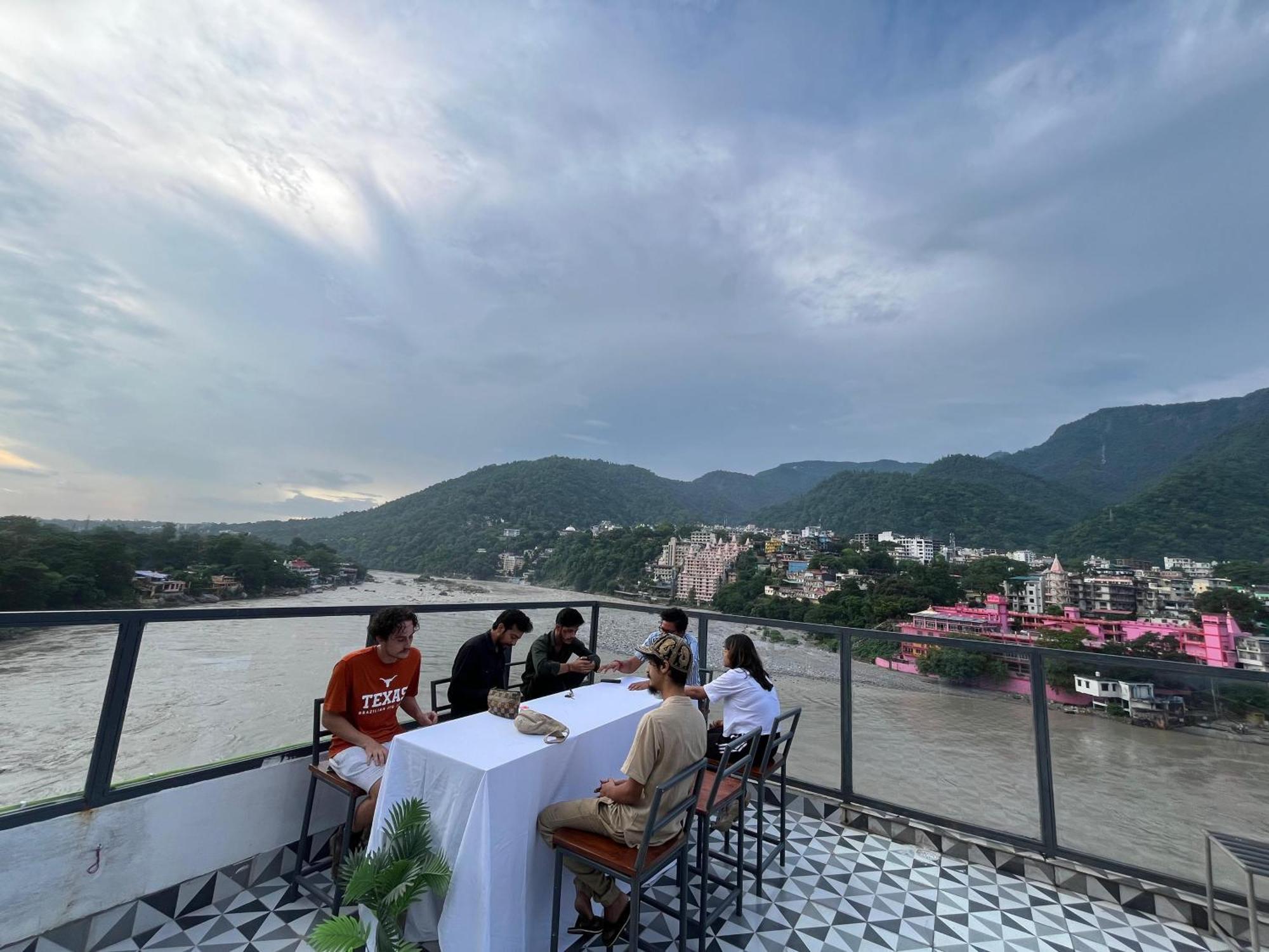 Joey'S By The Ganges Hostel Rishikesh Exterior photo