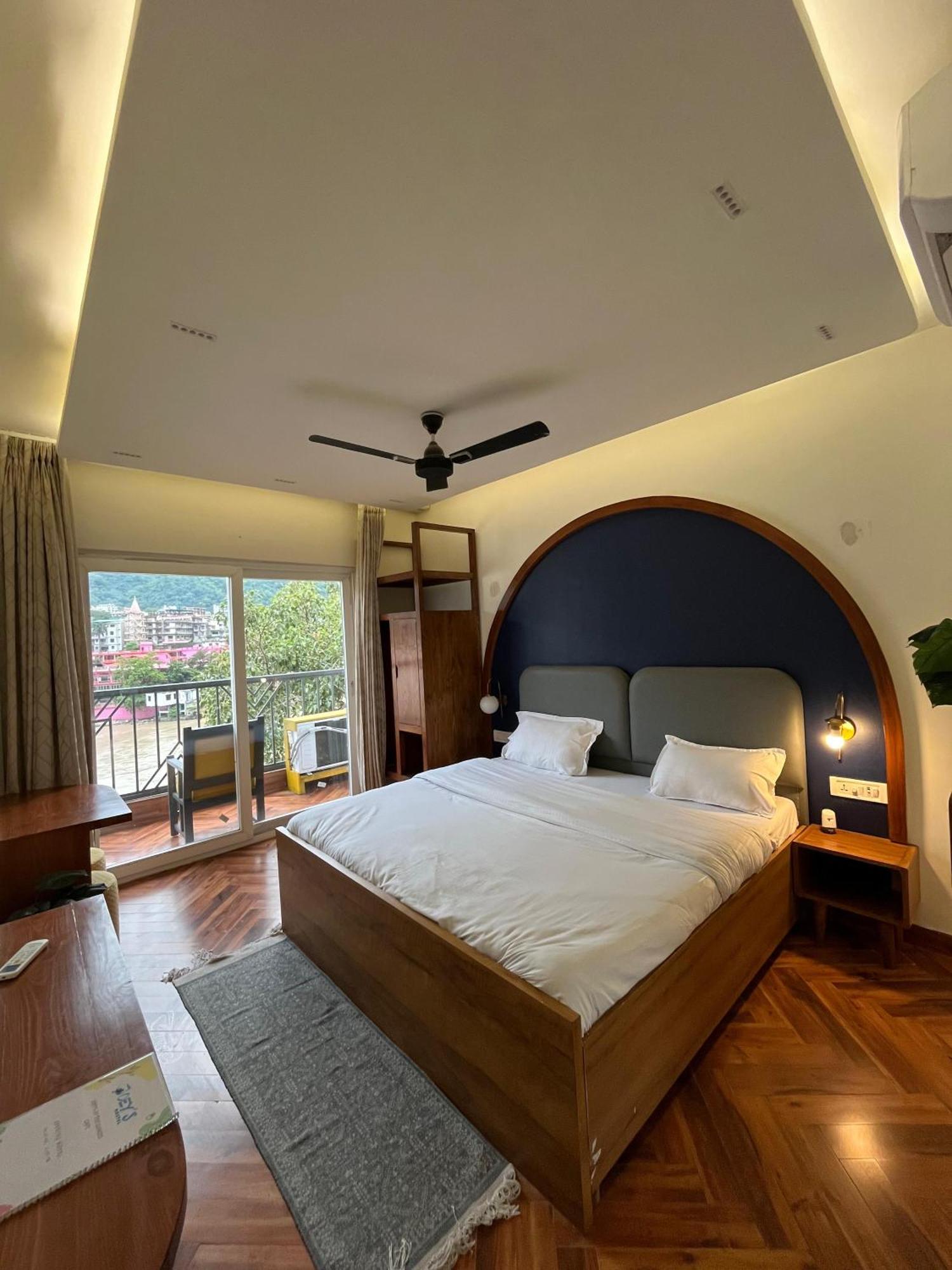 Joey'S By The Ganges Hostel Rishikesh Exterior photo