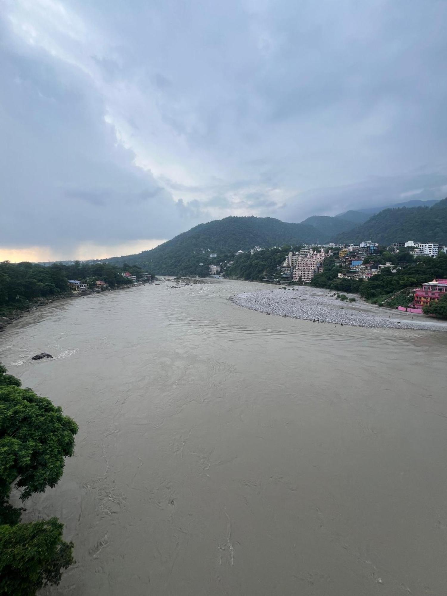 Joey'S By The Ganges Hostel Rishikesh Exterior photo