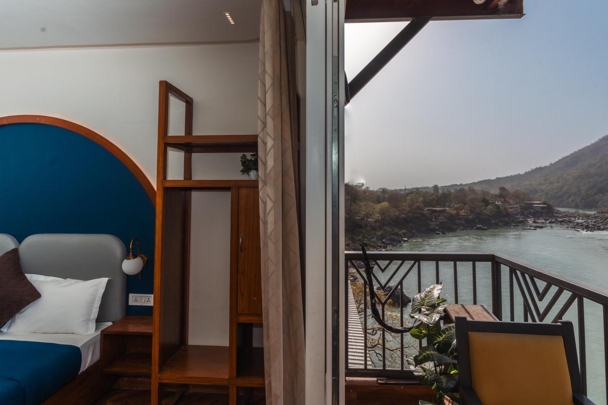 Joey'S By The Ganges Hostel Rishikesh Exterior photo