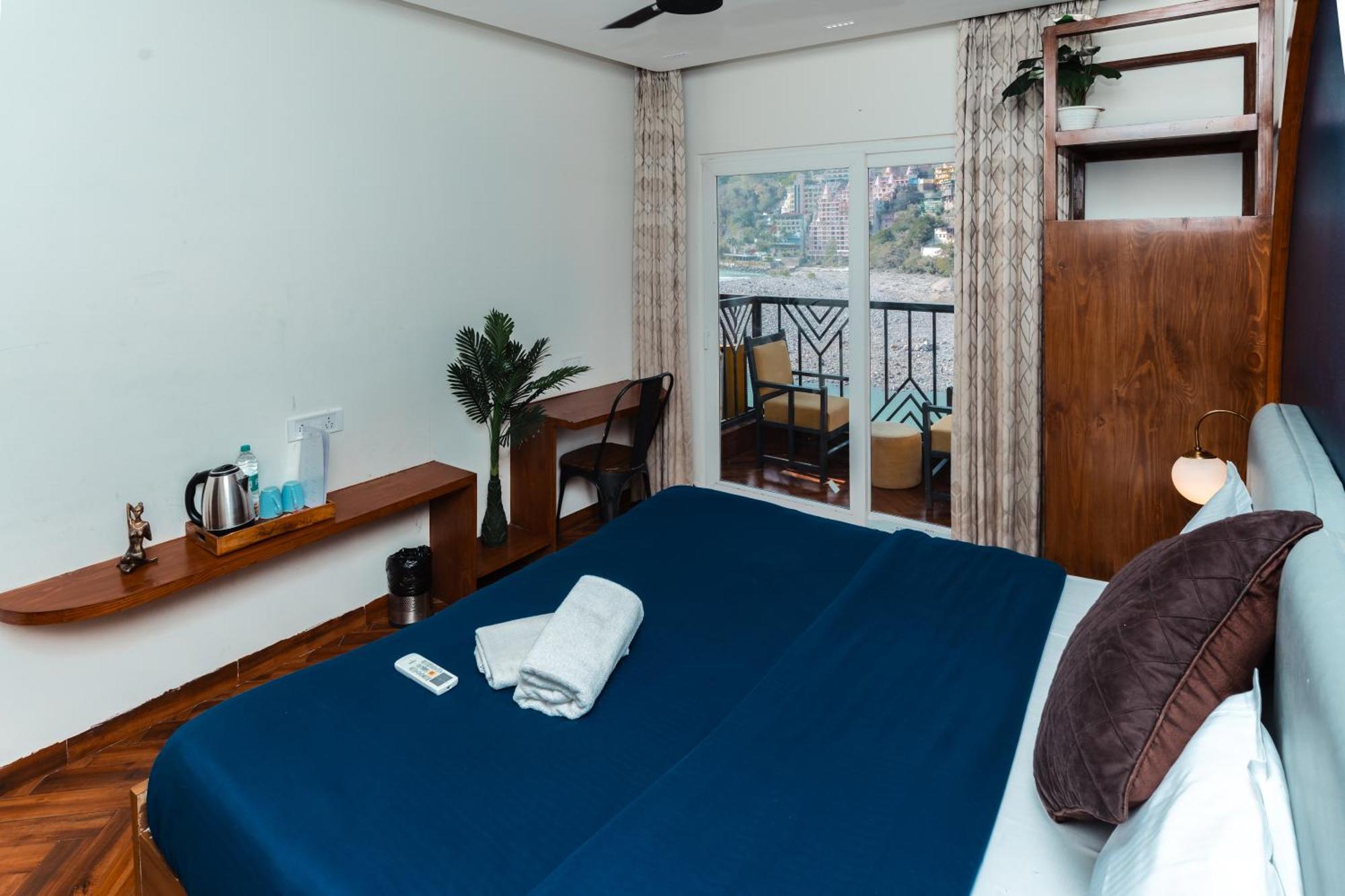 Joey'S By The Ganges Hostel Rishikesh Exterior photo