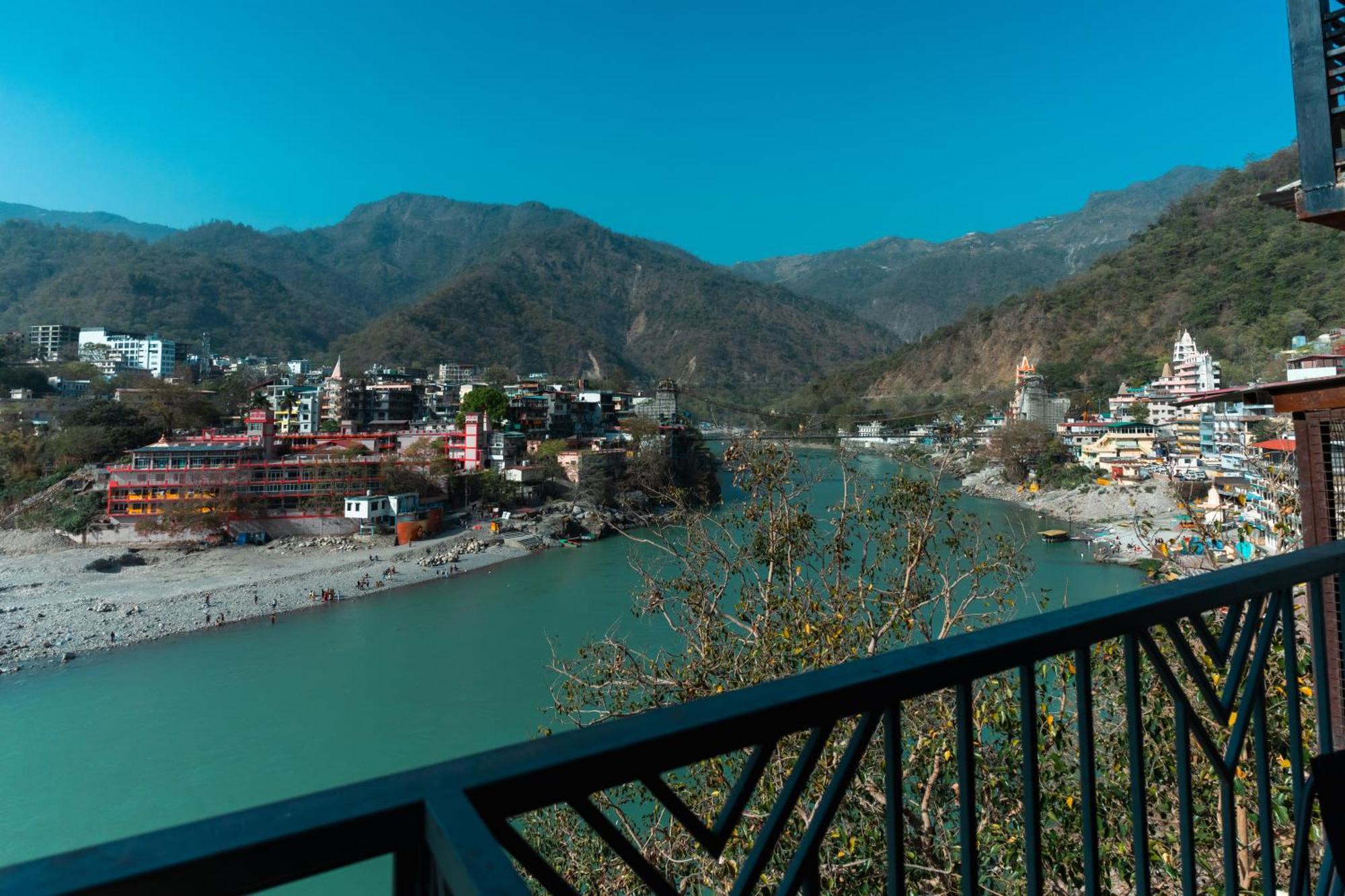 Joey'S By The Ganges Hostel Rishikesh Exterior photo