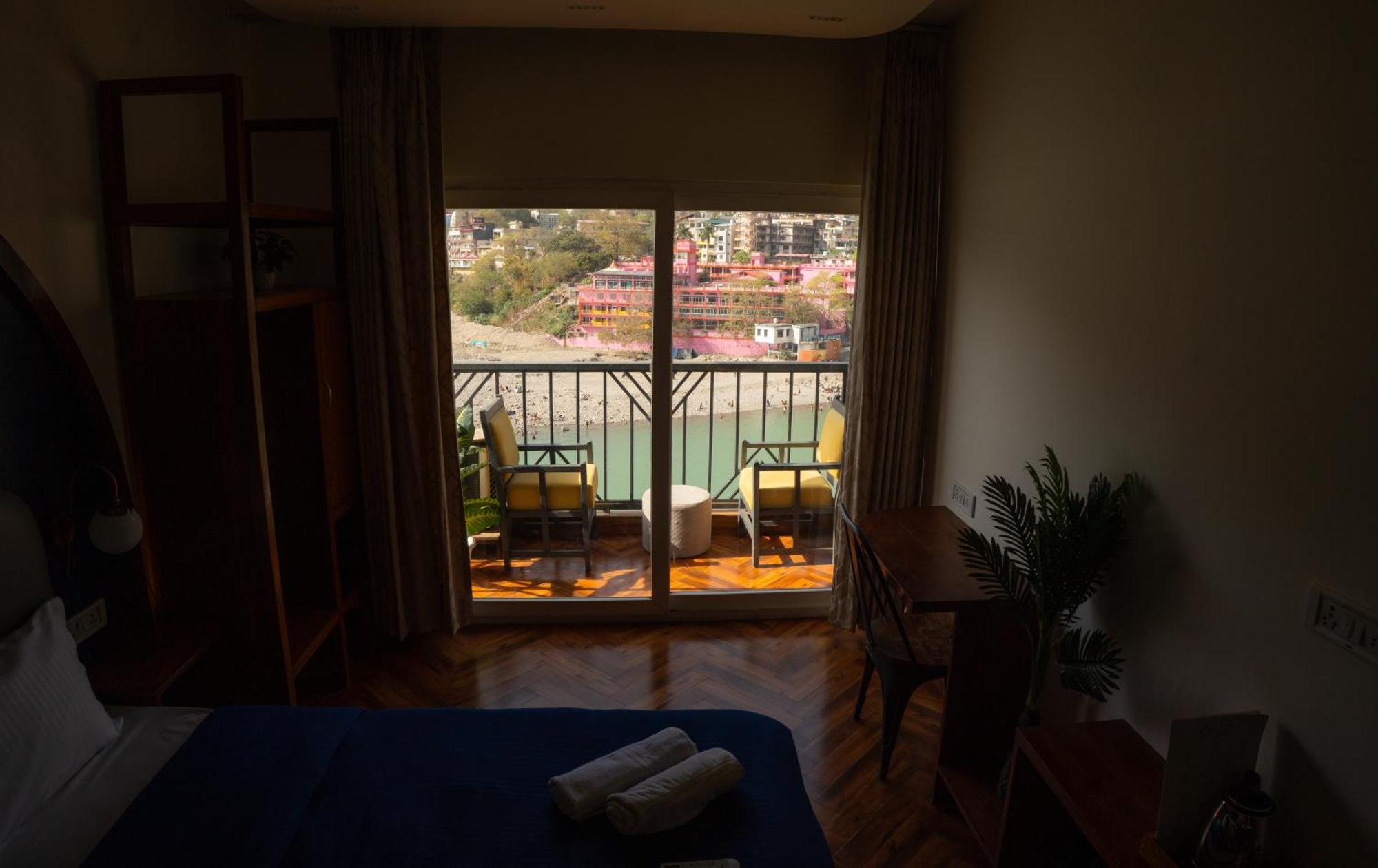 Joey'S By The Ganges Hostel Rishikesh Exterior photo